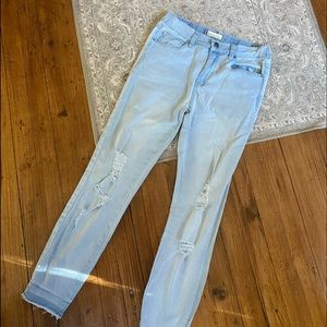 Women’s distressed jeggings